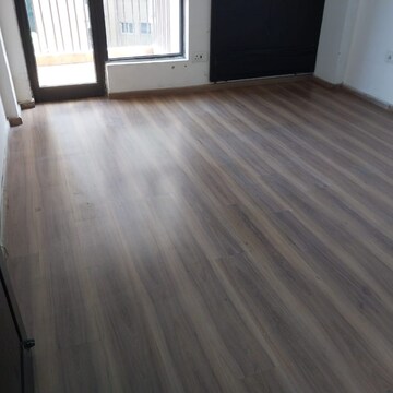 Room in 2 BHK Apartment at Logix Blossom County, Sector 137 – for Rent
