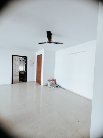 Room in 3 BHK Apartment at Omaxe Royal Residency Faridabad, Sector 79 – for Rent