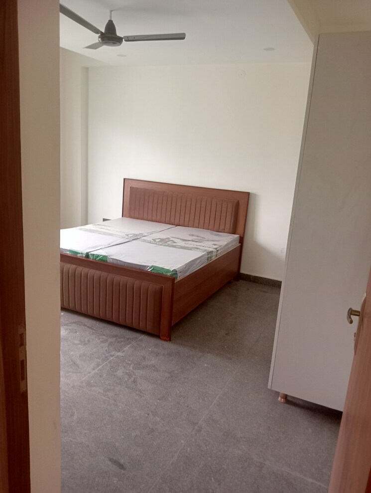 Bedroom, sector 33 3 Bedroom 1800 Sq.Ft. Builder Floor In Sector 33 Gurgaon 8894558