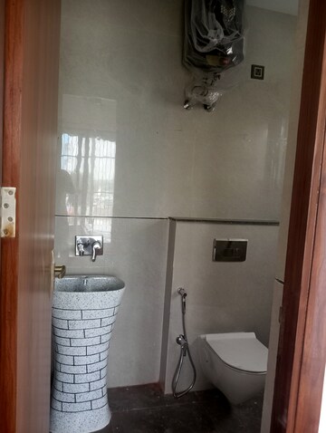 Bathroom in 3 BHK Builder Floor at Sector 33 – for Rent