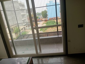 Balcony in 3 BHK Builder Floor at Sector 33 – for Rent