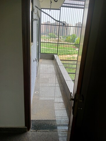 Balcony in 3 BHK Builder Floor at Sector 33 – for Rent