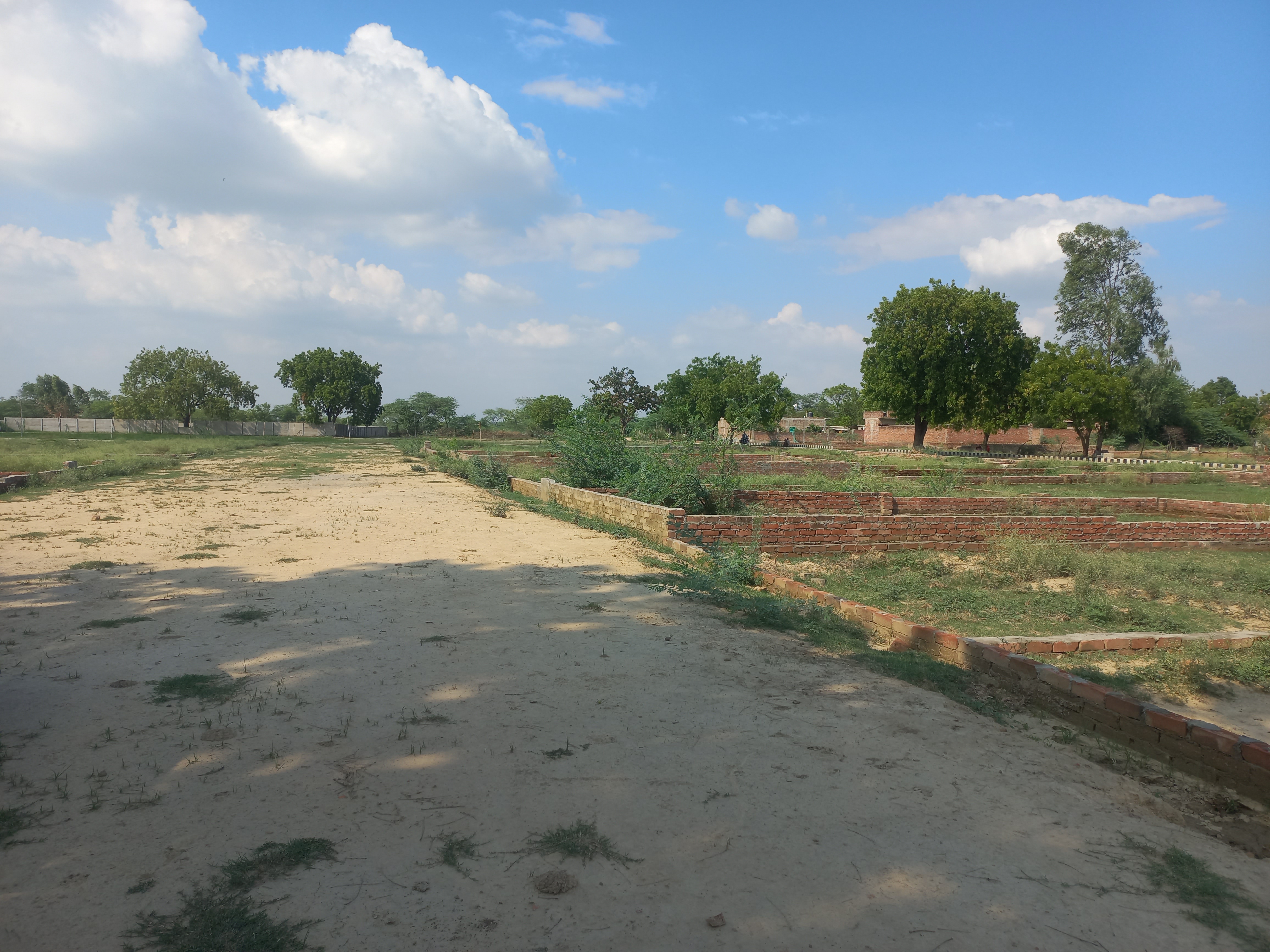 Plot For Sale in Vikas Nagar