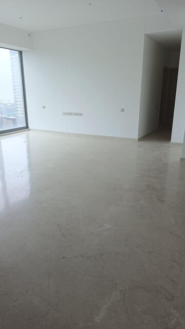 Room in 5 BHK Apartment at Rustomjee Crown, Prabhadevi – for Rent