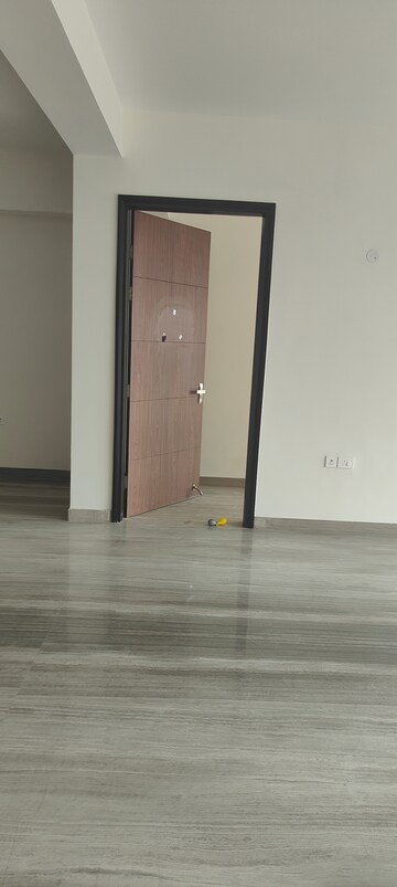 Room in 4 BHK Apartment at Adani Samsara Vilasa, Sector 63 – for Rent