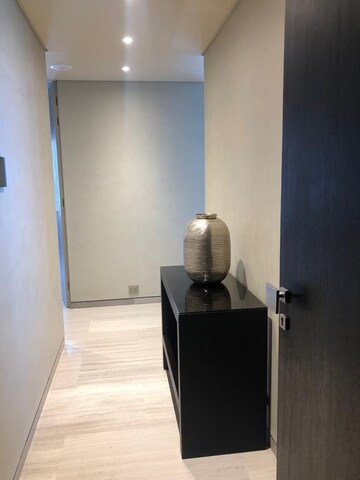 Furnished Amenities in 3 BHK Apartment at Indiabulls Blu, Worli – for Rent
