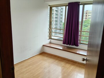 Room in 2.5 BHK Apartment at Oberoi Realty Splendor, Andheri East – for Rent