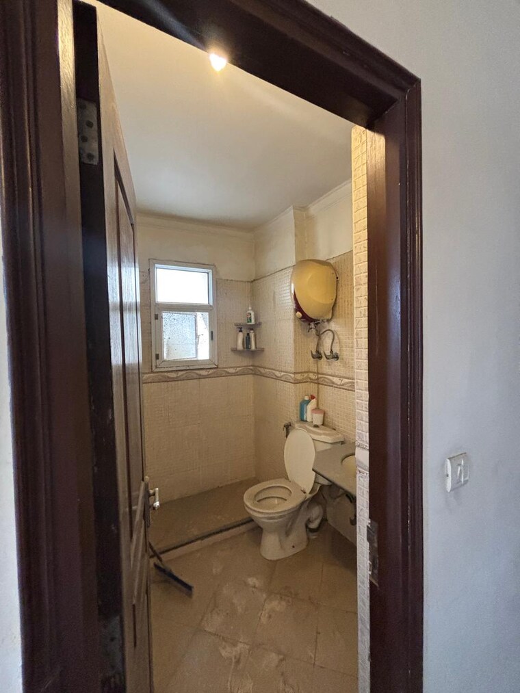 Bathroom, aditya-mega-city 4 Bedroom 3105 Sq.Ft. Penthouse In Vaibhav Khand Ghaziabad 8894705