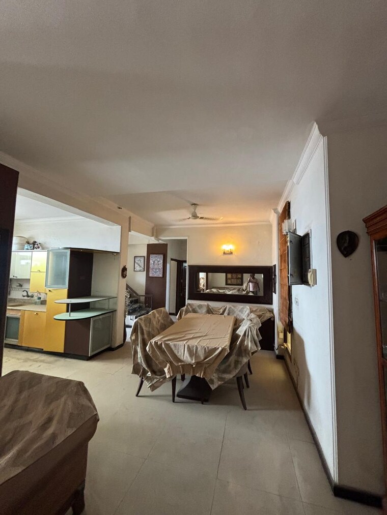  Parking, aditya-mega-city 4 Bedroom 3105 Sq.Ft. Penthouse In Vaibhav Khand Ghaziabad 8894705