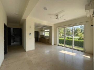4 BHK Builder Floor For Rent in BPTP Amstoria, Sector 102
