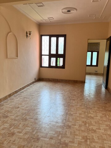 Room in 2 BHK Apartment at Poorti Apartments, Vikas Puri – for Rent