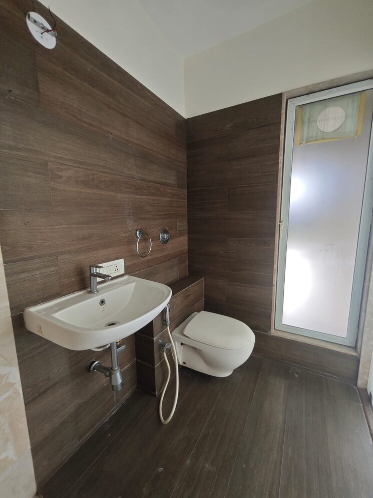 Bathroom, pratibha-swastik-plaza-c-chs-ltd-avana 3 Bedroom 897 Sq.Ft. Apartment In Chembur Mumbai 8894743