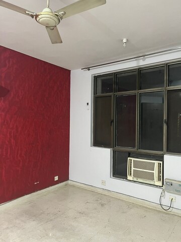Room in 3 BHK Builder Floor at Sector 47 – for Rent