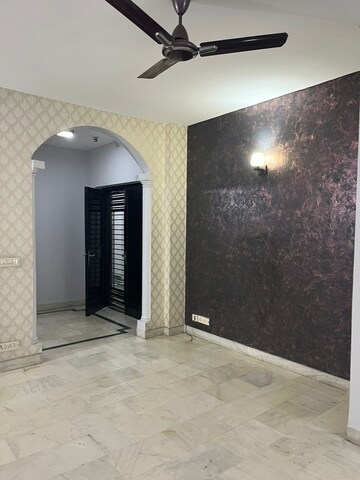 Building Lobby in 3 BHK Builder Floor at Sector 47 – for Rent