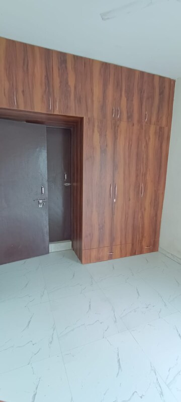 Room in 2.5 BHK Apartment at Pivotal Riddhi Siddhi, Sector 99 – for Rent
