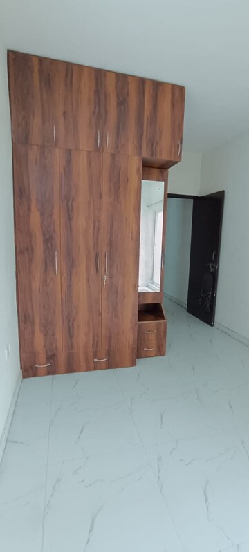 Room in 2.5 BHK Apartment at Pivotal Riddhi Siddhi, Sector 99 – for Rent