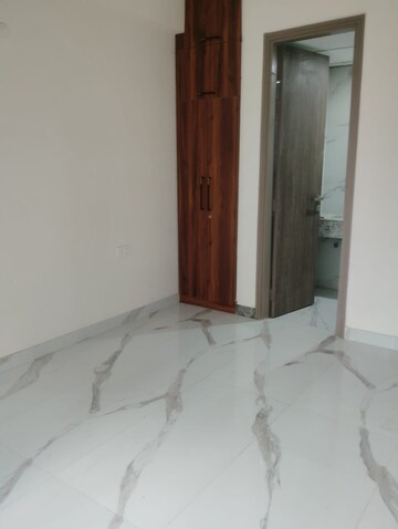 Room in 3 BHK Apartment at M3M Soulitude, Sector 89 – for Rent