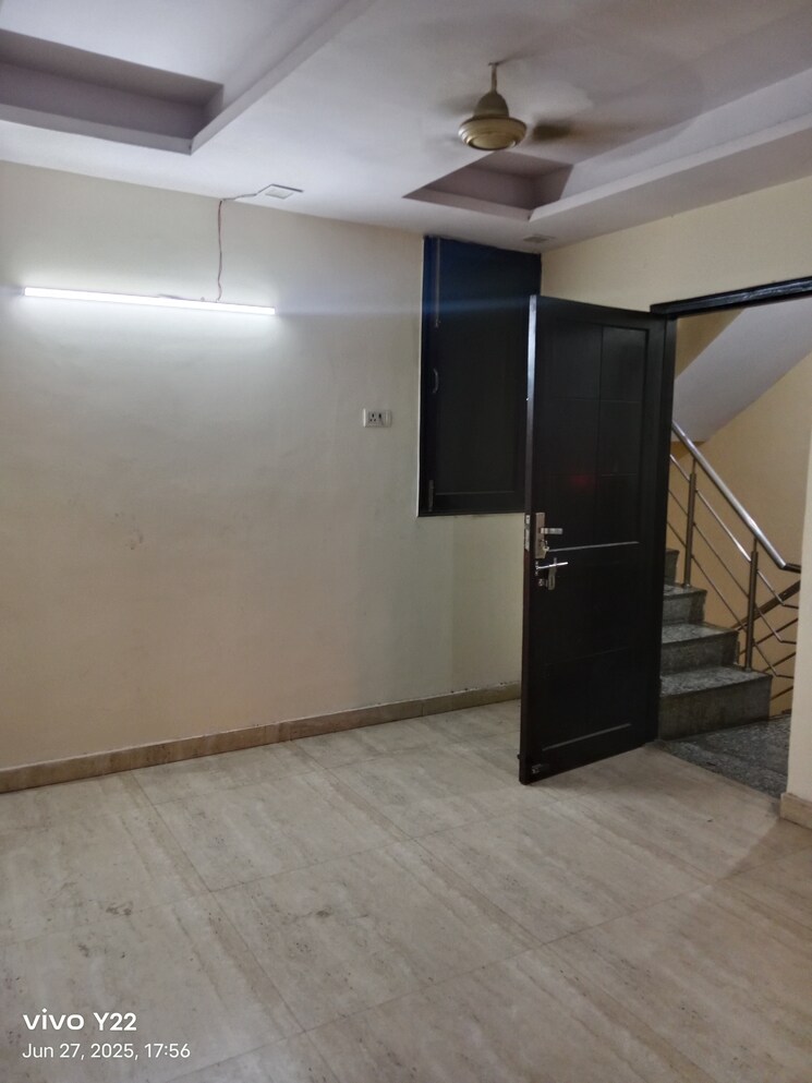 Room, laxmi nagar 3 Bedroom 1000 Sq.Ft. Independent House In Laxmi Nagar Delhi 8894819