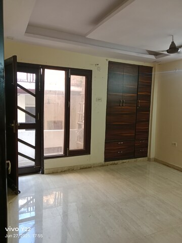 Room in 3 BHK Independent House at Laxmi Nagar – for Rent