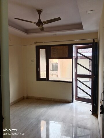 Room in 3 BHK Independent House at Laxmi Nagar – for Rent