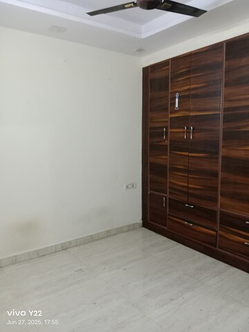 Room in 3 BHK Independent House at Laxmi Nagar – for Rent