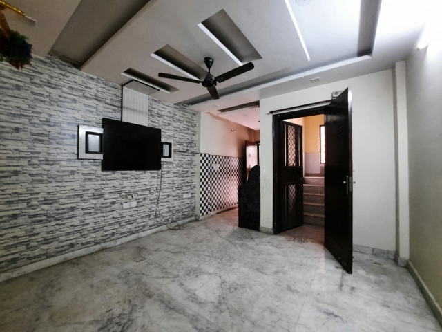 2 BHK Builder Floor For Rent in Shalimar Bagh Hosing 