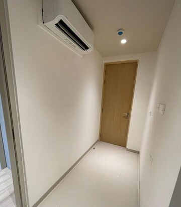 Room in 4 BHK Apartment at Lodha The World Towers World One Tier 2, Worli – for Rent