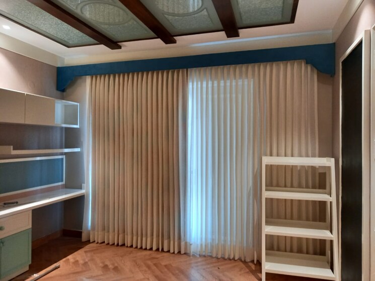 Room, shalimar bagh 3 Bedroom 1300 Sq.Ft. Apartment In Shalimar Bagh Delhi 8894848