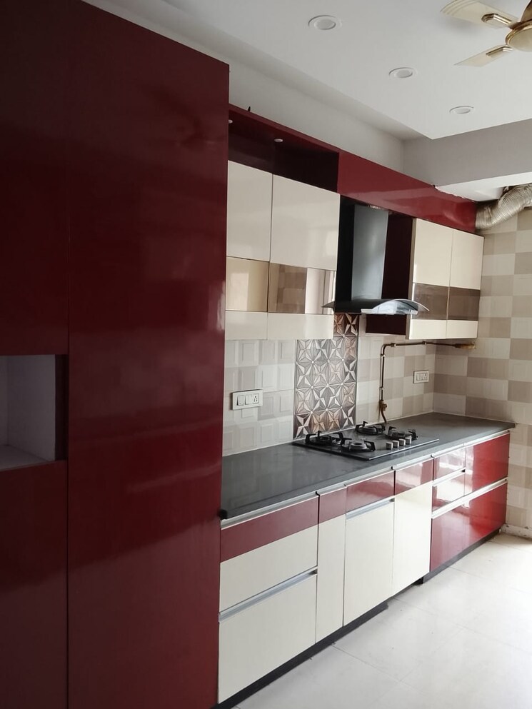 Kitchen, prateek-grand-city 2.5 Bedroom 1155 Sq.Ft. Apartment In Siddharth Vihar Ghaziabad 8894907