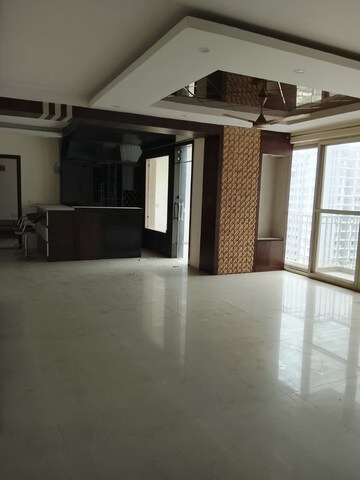 Room in 2.5 BHK Apartment at Prateek Grand City, Siddharth Vihar – for Rent
