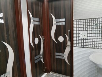 Furnished Amenities in 1 BHK Builder Floor at Lajpat Nagar ii – for Rent