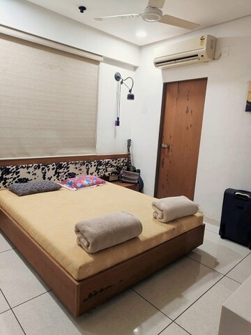 Bedroom in 3 BHK Apartment at Thaltej – for Rent