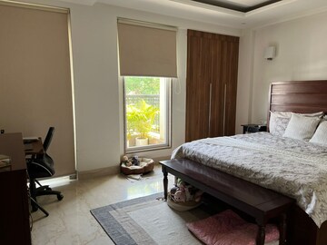 Living Room in 2 BHK Apartment at Defence Colony – for Rent