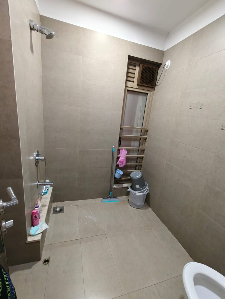 Bathroom, sheth-vasant-oasis 2.5 Bedroom 980 Sq.Ft. Apartment In Andheri East Mumbai 8894940