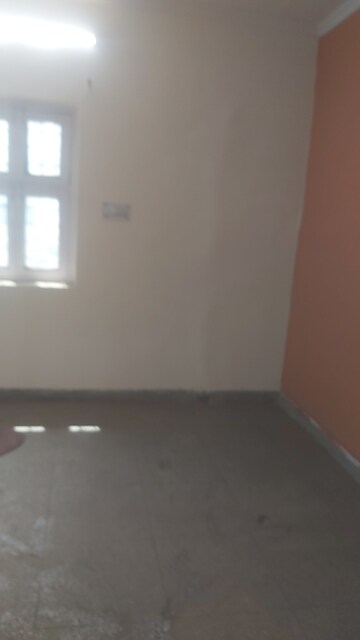 Room in 2.5 BHK Apartment at Mayur Vihar – for Sale