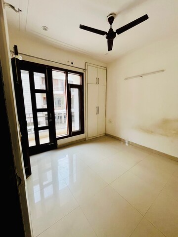 Room in 3 BHK Builder Floor at Urban Vatika, Dhakoli – for Rent