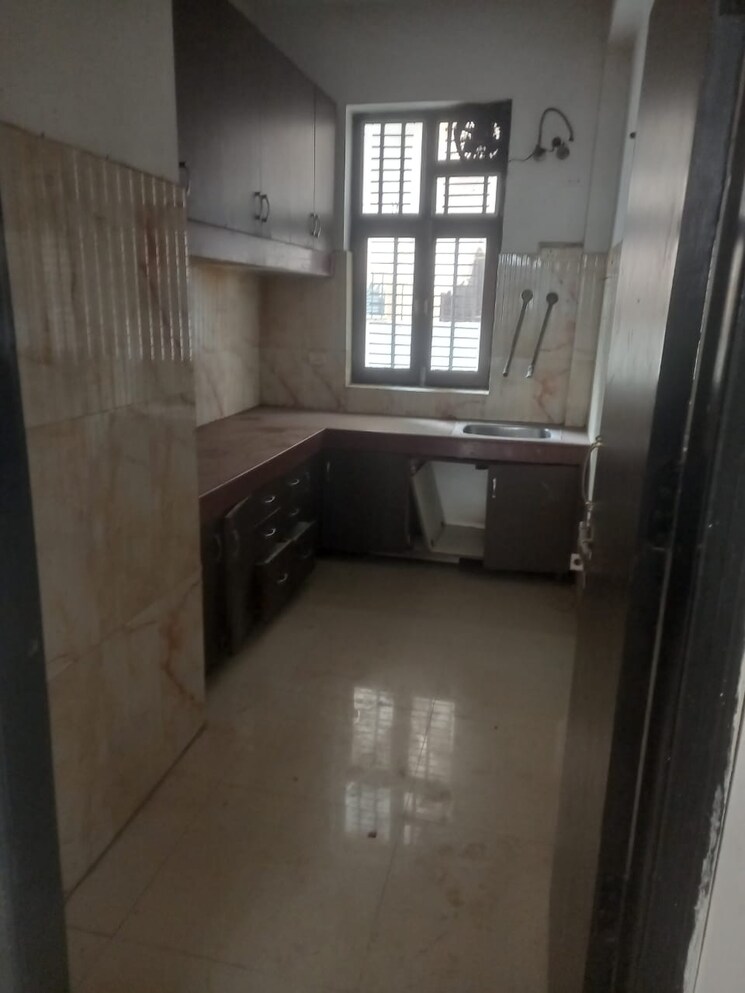 Kitchen, sector 46 3 Bedroom 1400 Sq.Ft. Builder Floor In Sector 46 Gurgaon 8895052