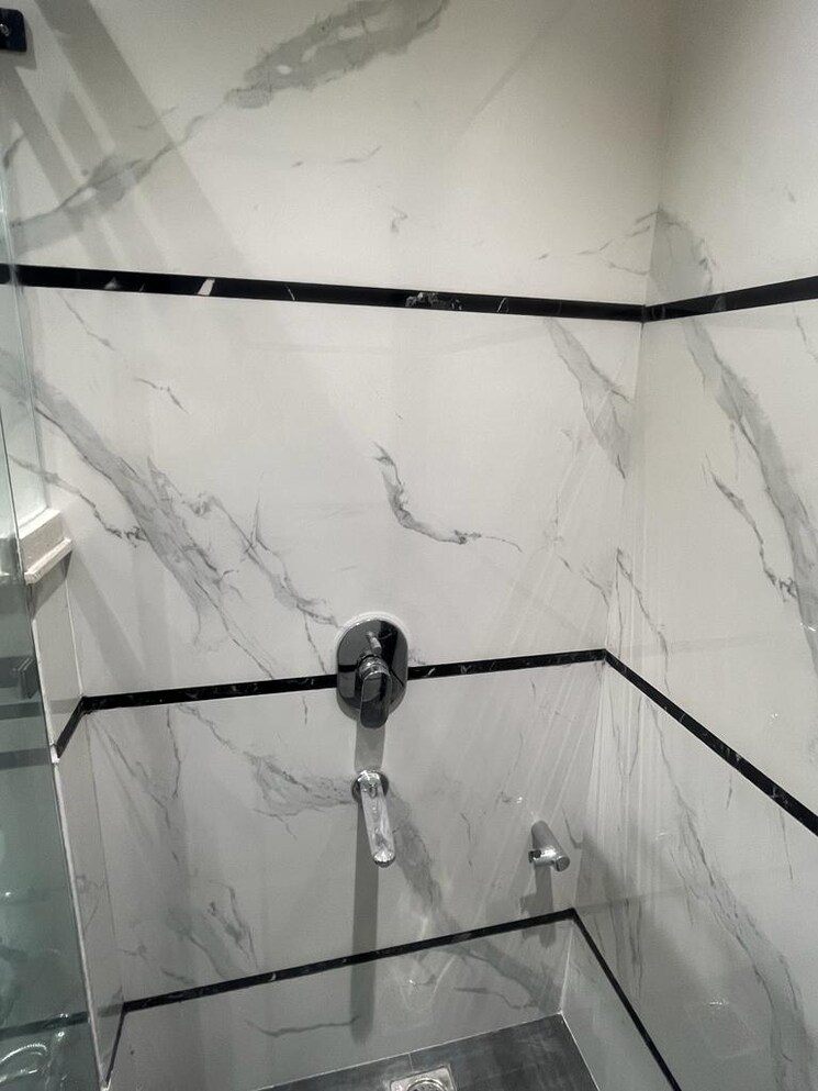 Bathroom, defence colony 3 Bedroom 3100 Sq.Ft. Apartment In Defence Colony Delhi 8895012