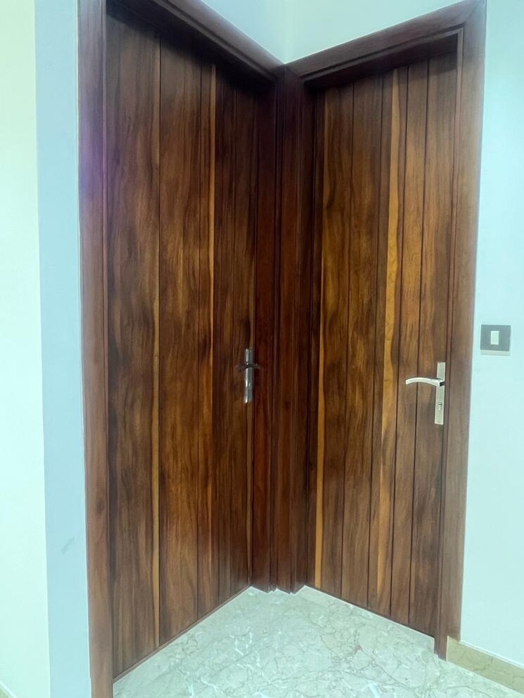 undefined, defence colony 3 Bedroom 3100 Sq.Ft. Apartment In Defence Colony Delhi 8895012