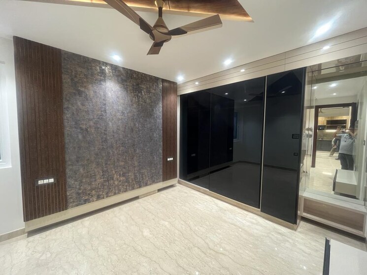 Room, defence colony 3 Bedroom 3100 Sq.Ft. Apartment In Defence Colony Delhi 8895012