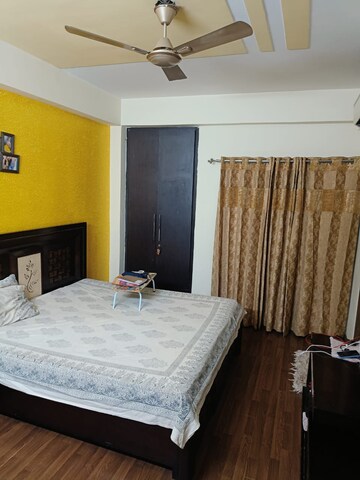 Bedroom in 2 BHK Apartment at Supertech Cape Town, Sector 74 – for Rent