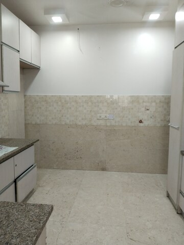 Room in 3.5 BHK Apartment at Sarita Vihar Pocket-C RWA, Sarita Vihar – for Rent
