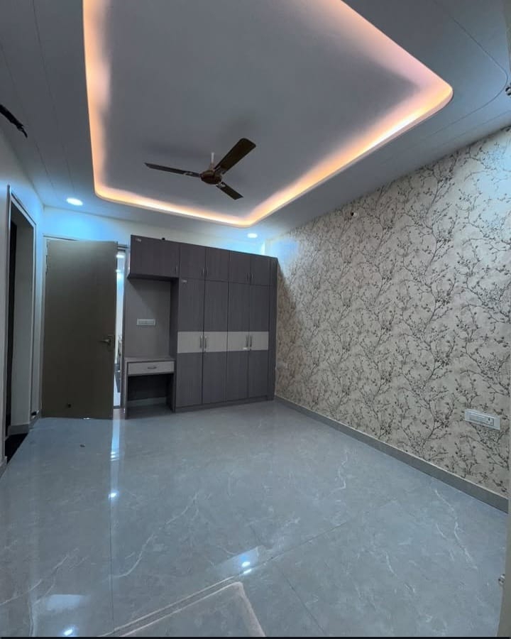 4 BHK + Pooja Room Builder Floor For Sale in Builder Floor