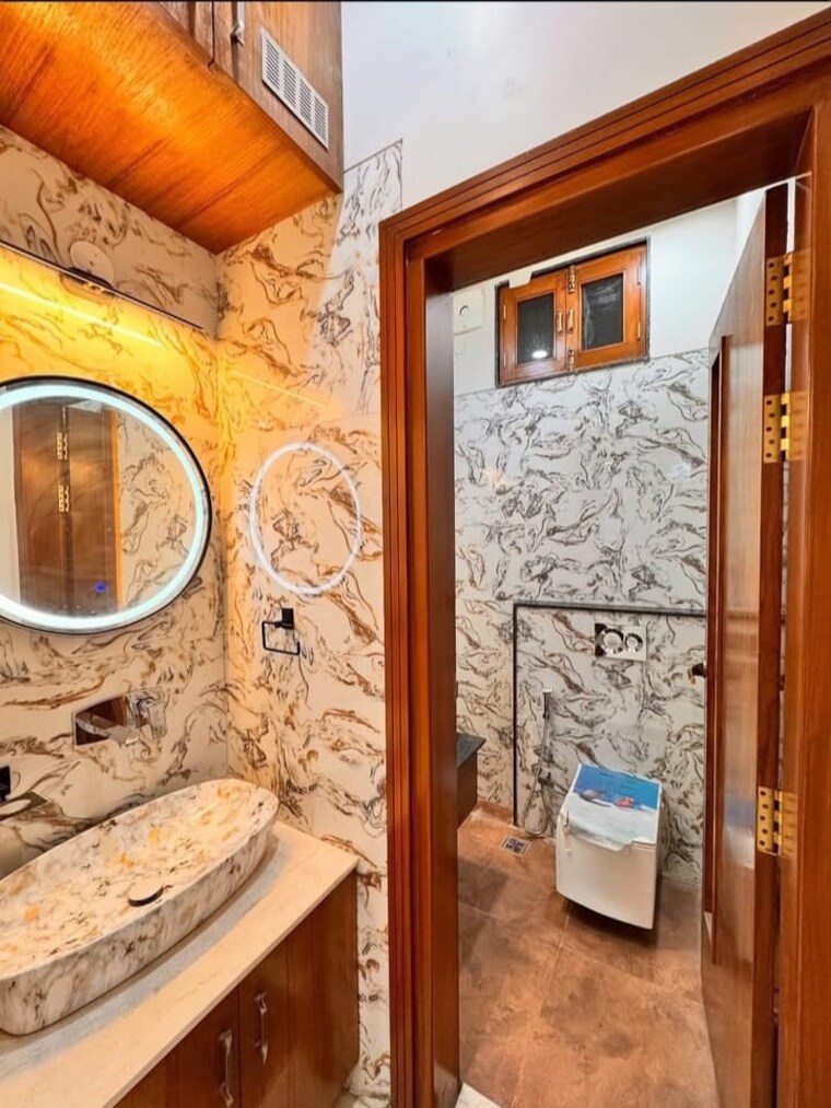 Bathroom, sector 30 4 Bedroom 3195 Sq.Ft. Builder Floor In Sector 30 Faridabad 8895058