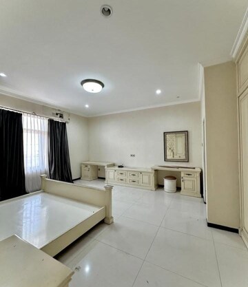 Living Room in 2.5 BHK Builder Floor at Sector 35 – for Sale