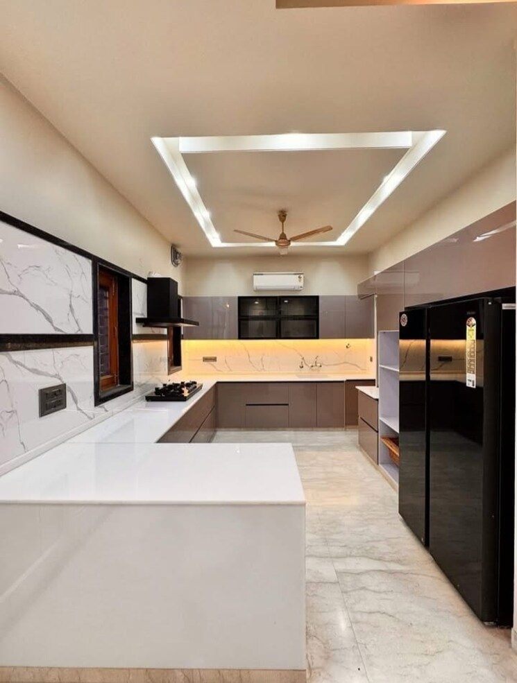 Kitchen, sector 33 3 Bedroom 3555 Sq.Ft. Builder Floor In Sector 33 Faridabad 8895090