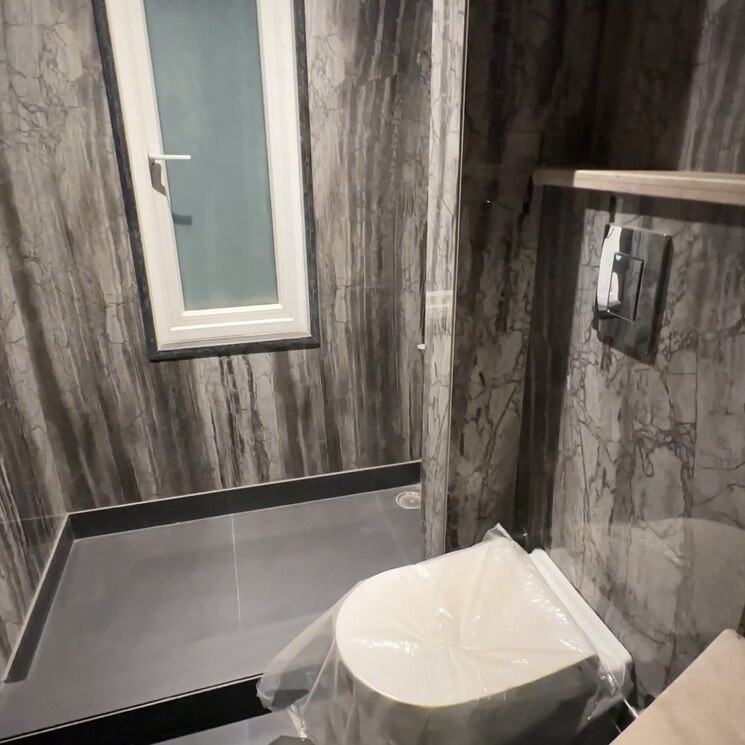 Bathroom, new rajinder nagar 3.5 Bedroom 200 Sq.Yd. Builder Floor In New Rajinder Nagar Delhi 8895101