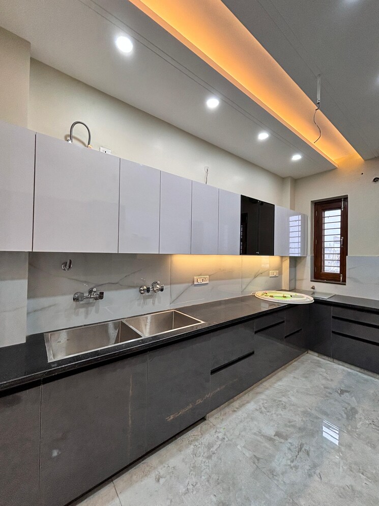 Kitchen, sector 76 4 Bedroom 250 Sq.Yd. Builder Floor In Sector 76 Faridabad 8895166