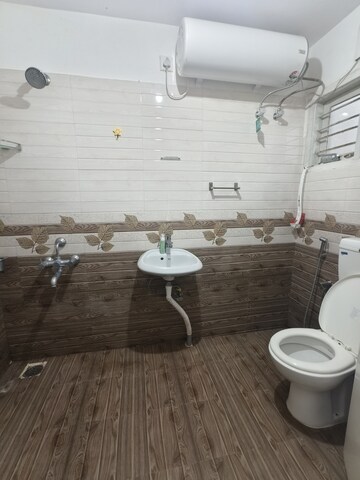 Master Bedroom in 1 BHK Builder Floor at Iti Layout – for Rent