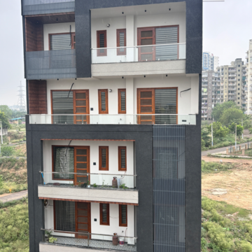4 BHK Builder Floor For Sale in Sector 76